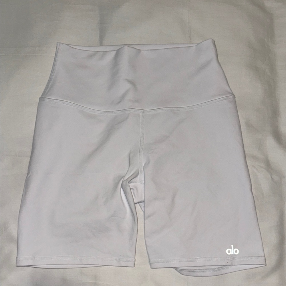 ALO Yoga High-Waist White Bike Shorts soft - Picture 2 of 4